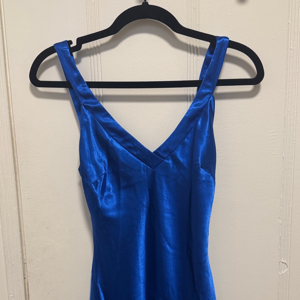 STUNNING HOLIDAY DRESS Lulu's Vibrant Blue Satin Gown - Picture 2 of 9